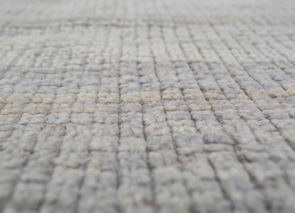 manifest grey and black wool hand knotted Rug - CloseUp