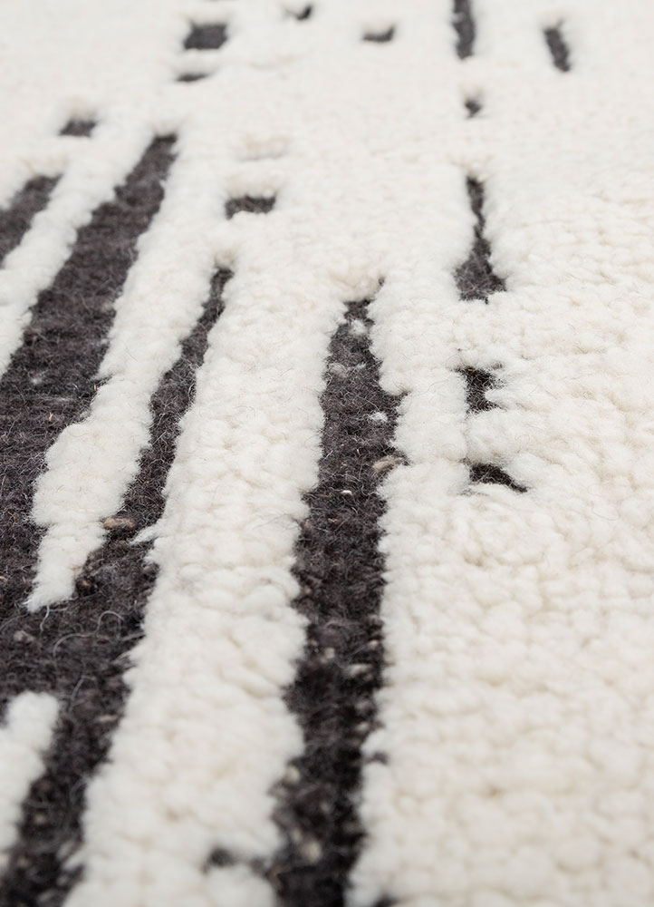 aprezo ivory wool hand knotted Rug - CloseUp