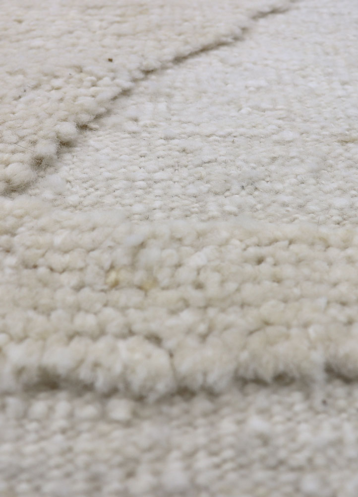 zuri ivory wool hand knotted Rug - CloseUp
