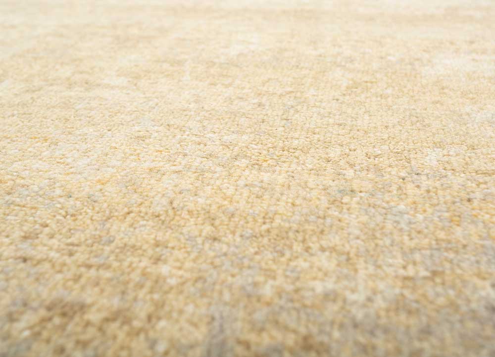 uvenuti gold wool hand knotted Rug - CloseUp