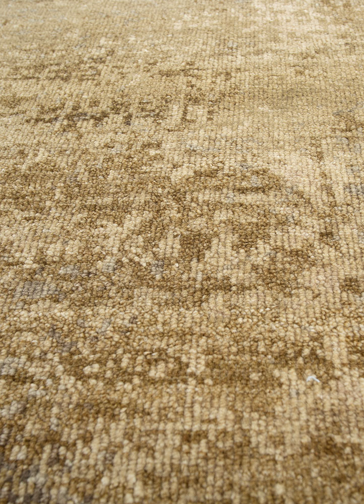uvenuti gold wool hand knotted Rug - CloseUp
