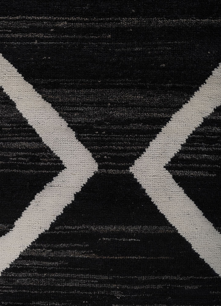 zuri ivory wool hand knotted Rug - CloseUp