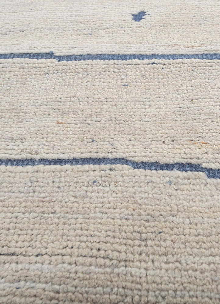 manifest ivory wool hand knotted Rug - CloseUp