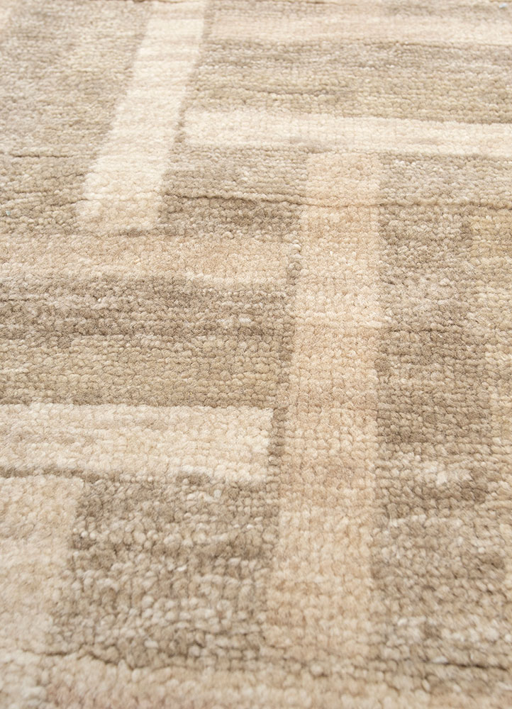 manifest beige and brown wool hand knotted Rug - CloseUp