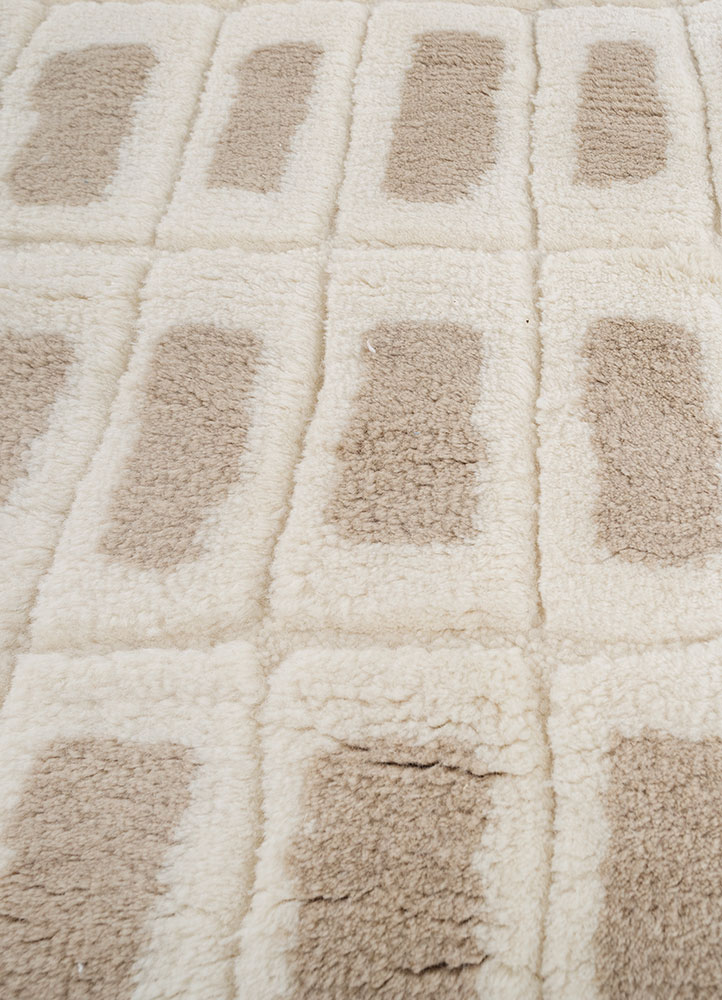 entropy ivory wool hand knotted Rug - CloseUp
