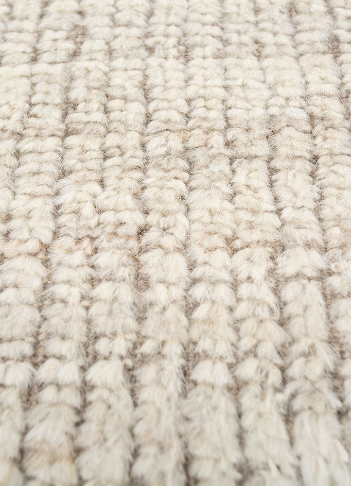 manifest beige and brown wool hand knotted Rug - CloseUp