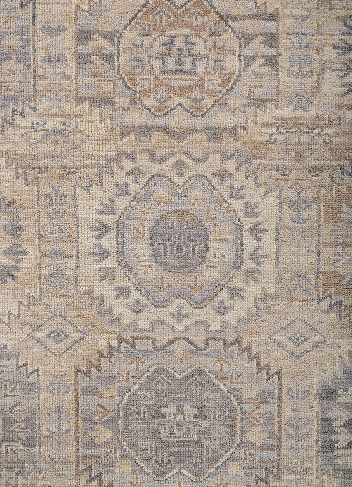 savana grey and black wool hand knotted Rug - CloseUp