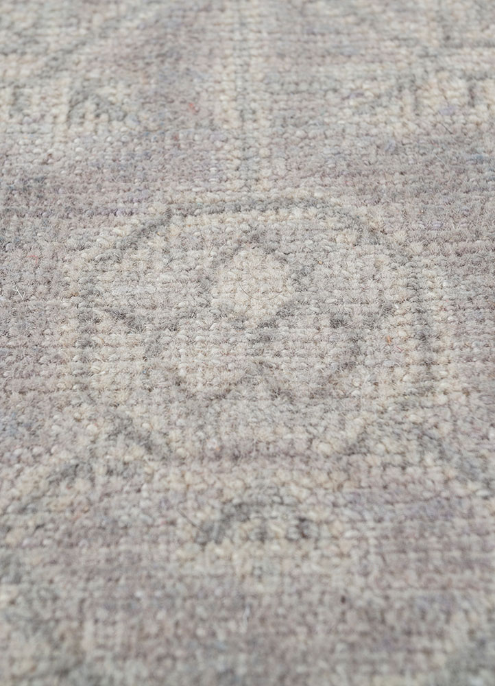 erbe grey and black wool hand knotted Rug - CloseUp