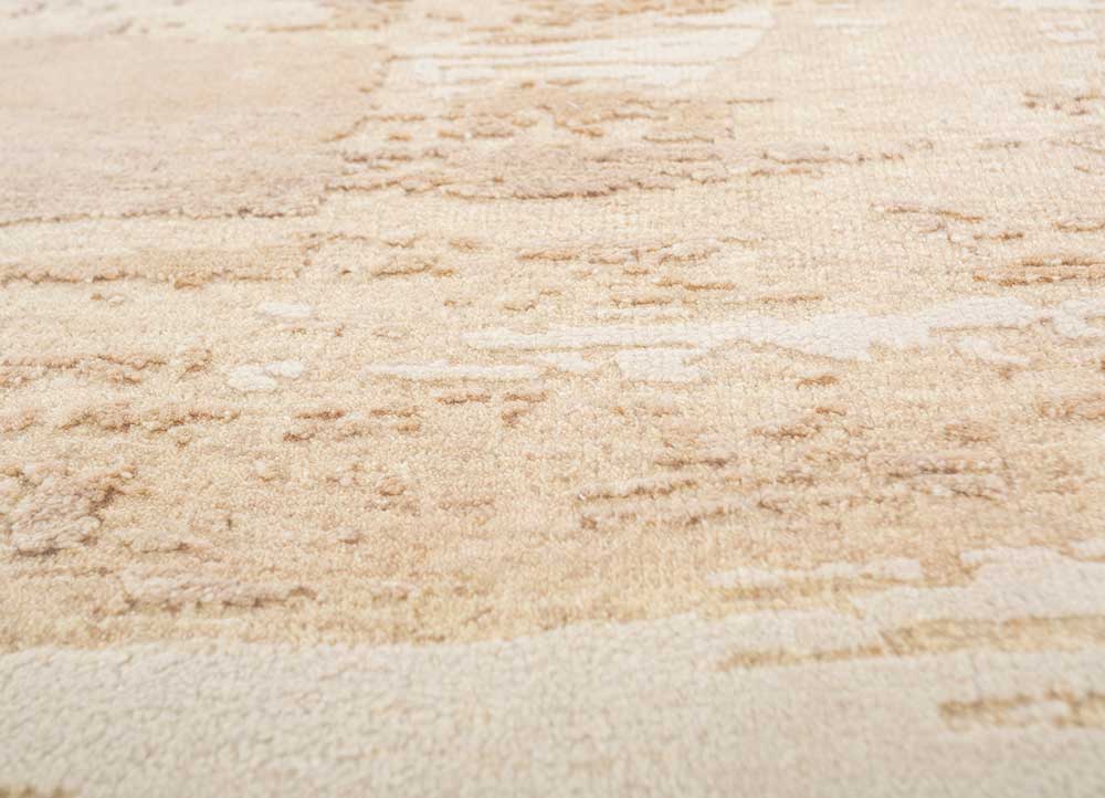 uvenuti beige and brown wool hand knotted Rug - CloseUp