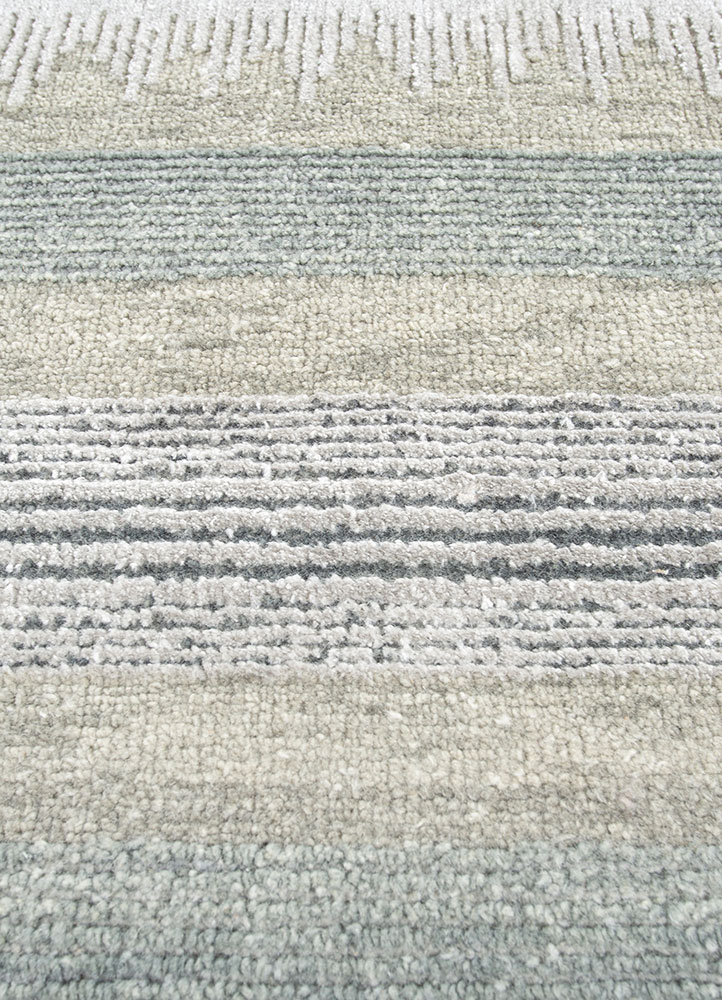blythe blue wool hand knotted Rug - CloseUp