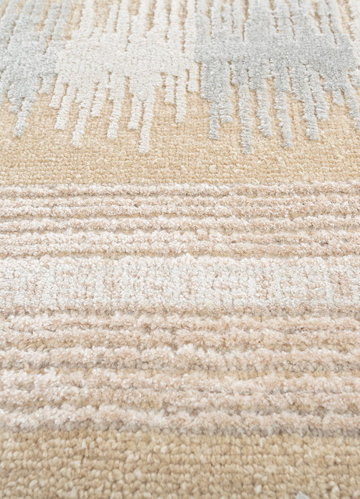 blythe ivory wool hand knotted Rug - CloseUp