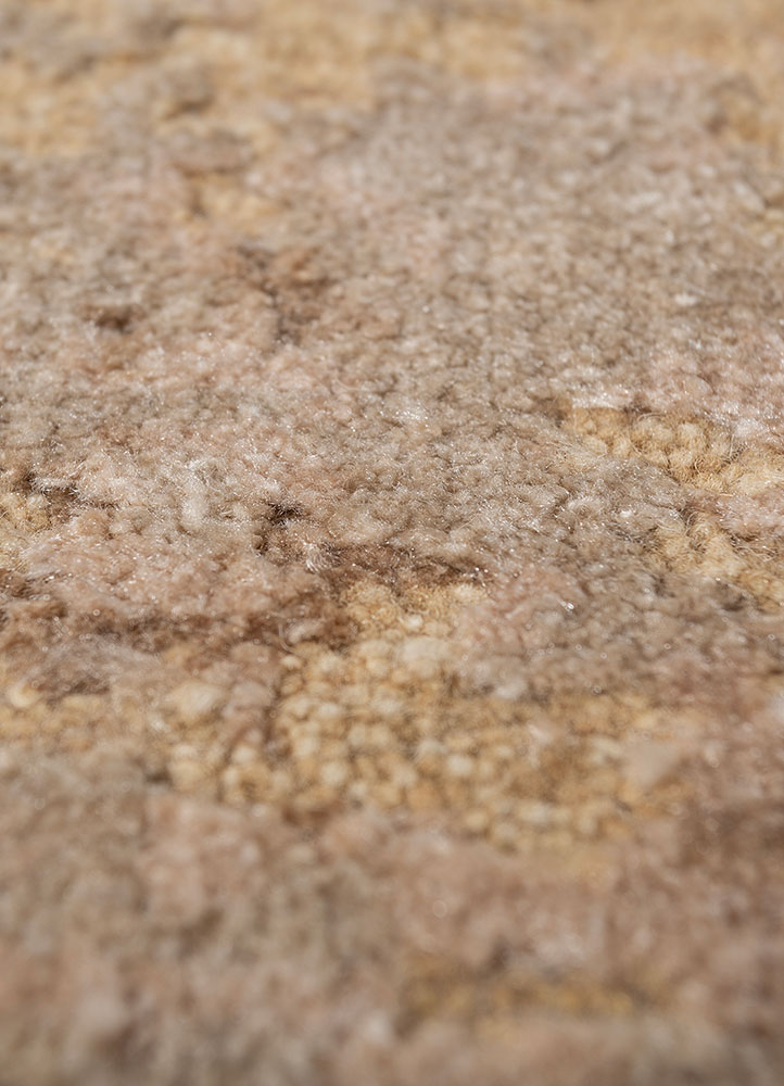 uvenuti grey and black wool hand knotted Rug - CloseUp