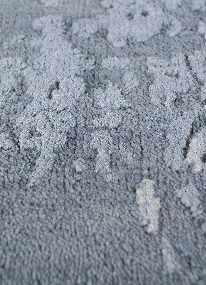 uvenuti blue wool hand knotted Rug - CloseUp