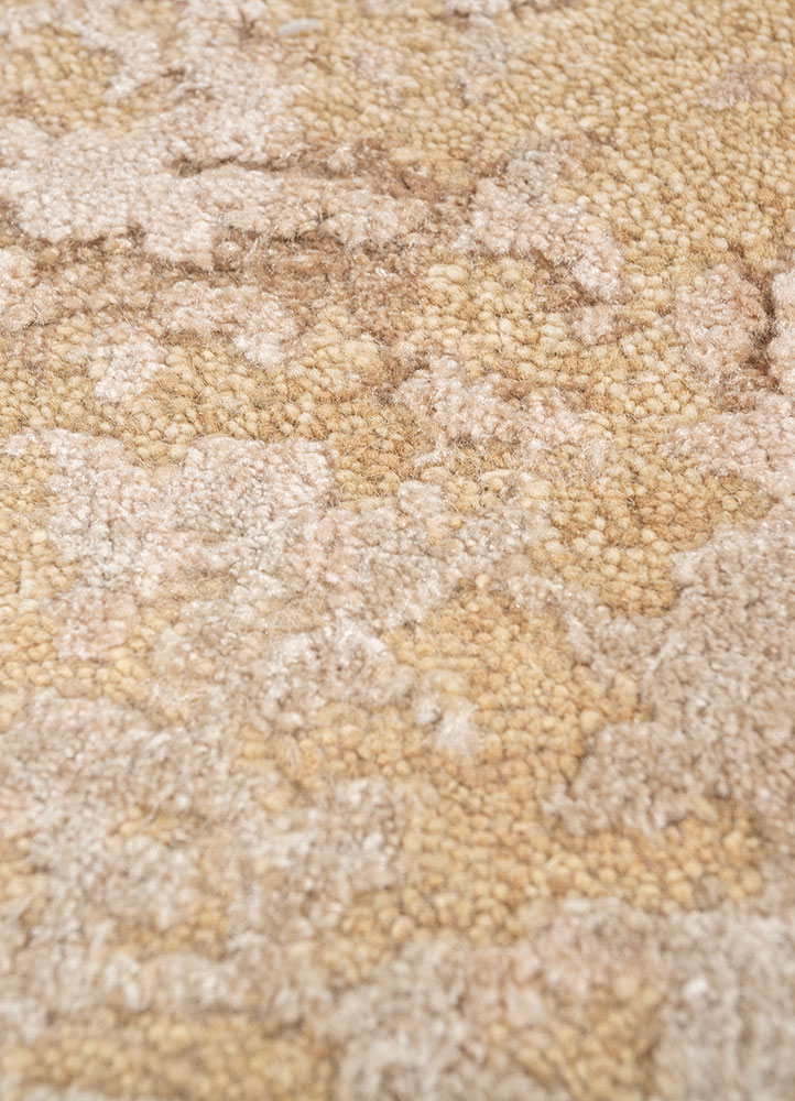 uvenuti beige and brown wool hand knotted Rug - CloseUp