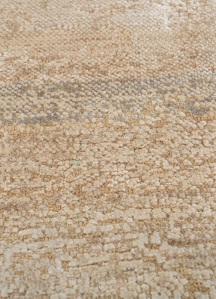 entropy ivory wool and silk hand knotted Rug - CloseUp