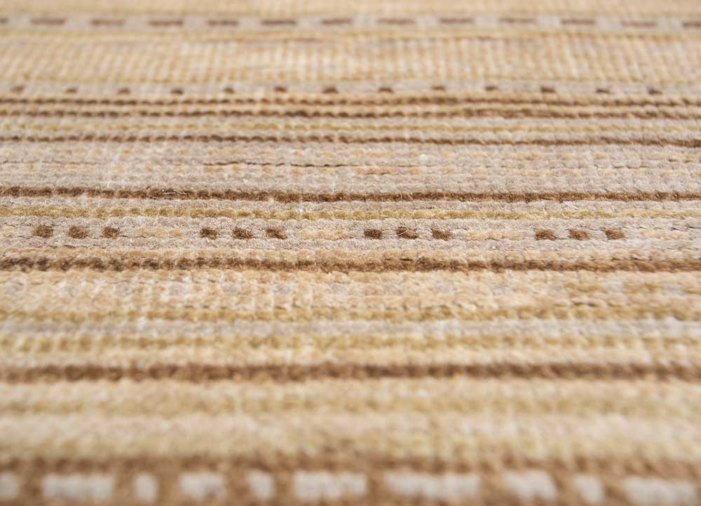 entropy ivory wool and silk hand knotted Rug - CloseUp