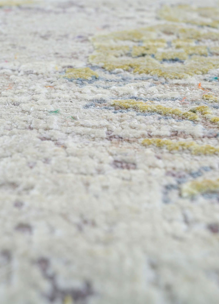 far east ivory wool and silk hand knotted Rug - CloseUp