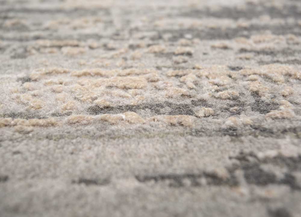 entropy ivory wool and silk hand knotted Rug - CloseUp