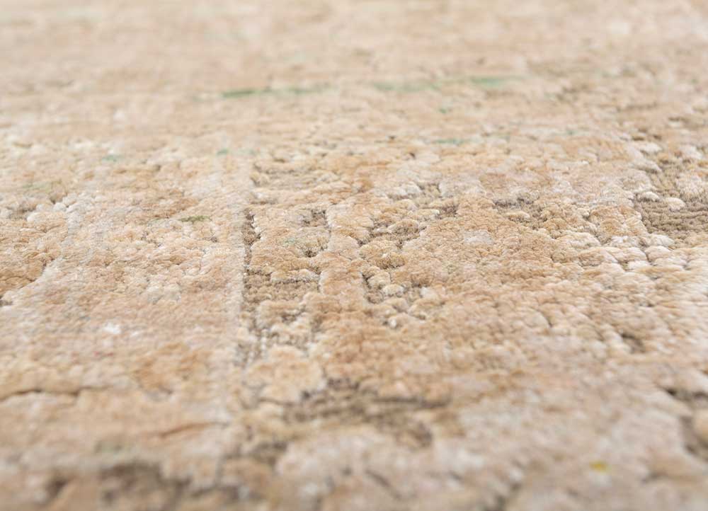 far east ivory wool and silk hand knotted Rug - CloseUp