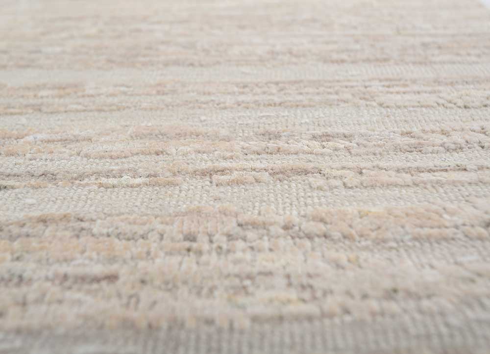 manifest ivory wool and silk hand knotted Rug - CloseUp