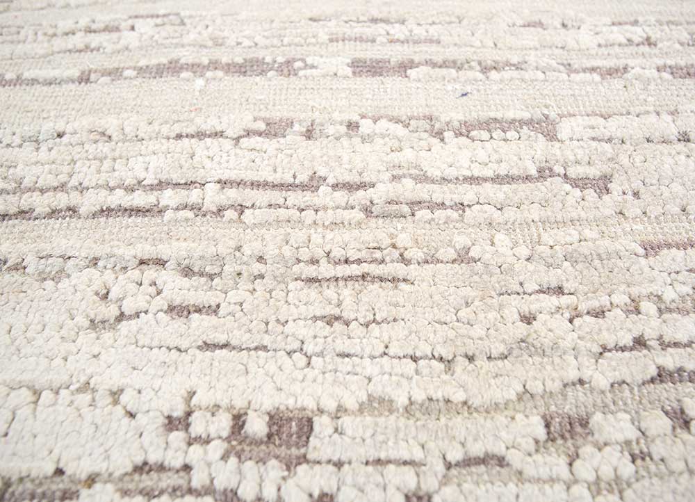manifest ivory wool and silk hand knotted Rug - CloseUp