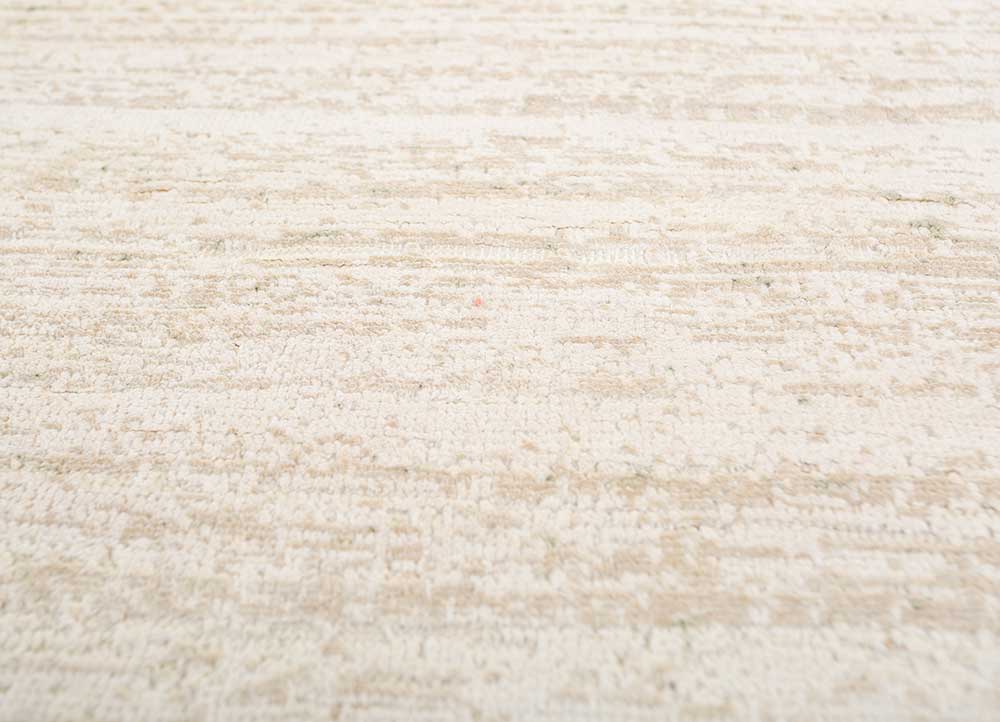 manifest ivory wool and silk hand knotted Rug - CloseUp