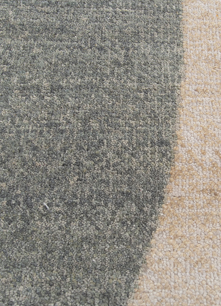 entropy ivory wool and silk hand knotted Rug - CloseUp