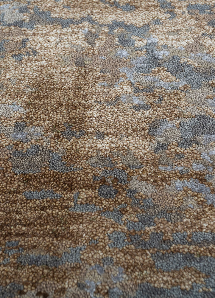 entropy grey and black wool and silk hand knotted Rug - CloseUp
