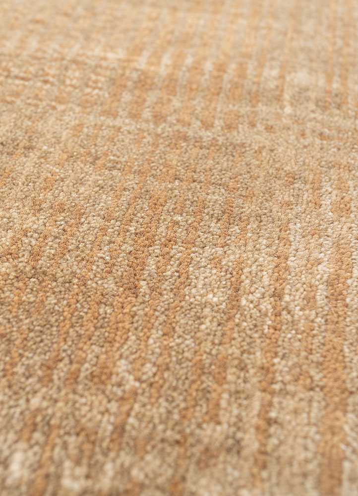 uvenuti gold wool and silk hand knotted Rug - CloseUp