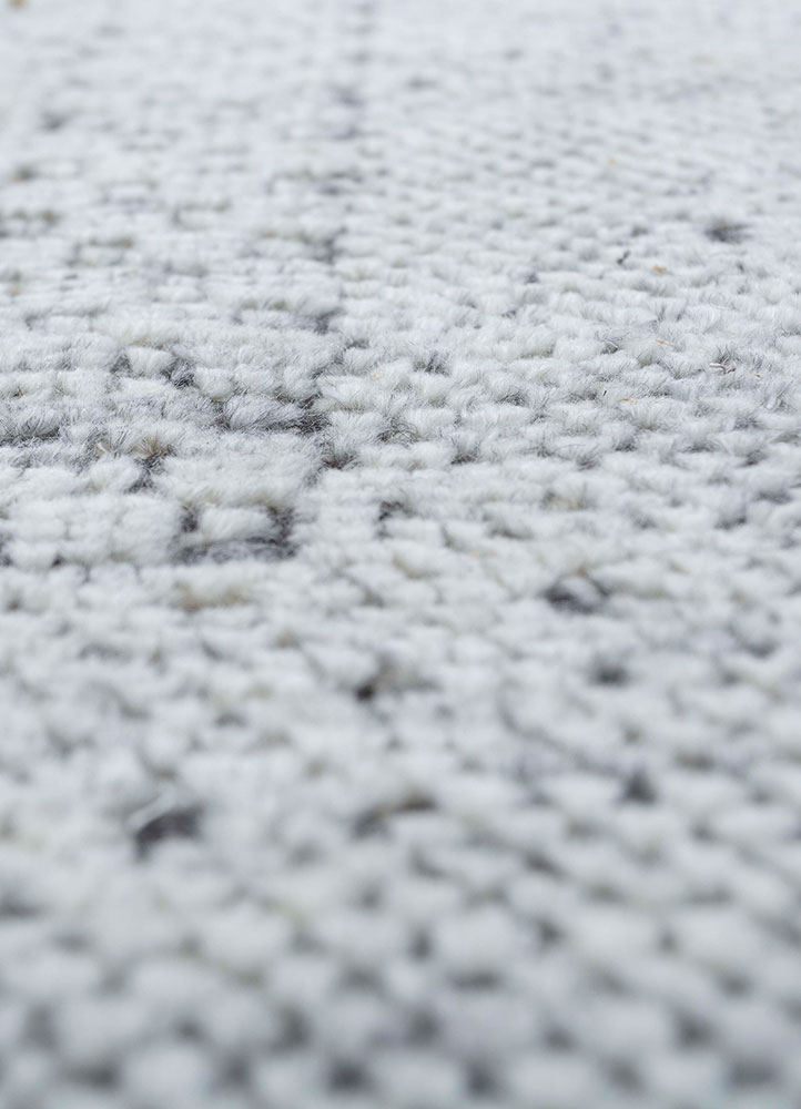 manifest grey and black wool hand knotted Rug - CloseUp