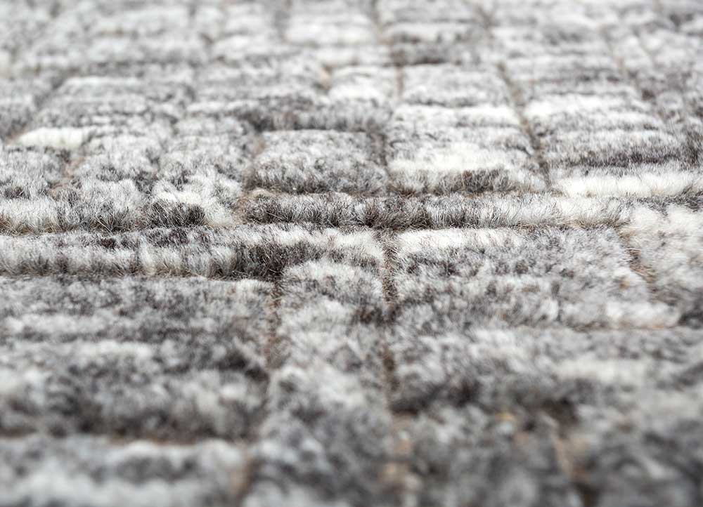 manifest grey and black wool hand knotted Rug - CloseUp