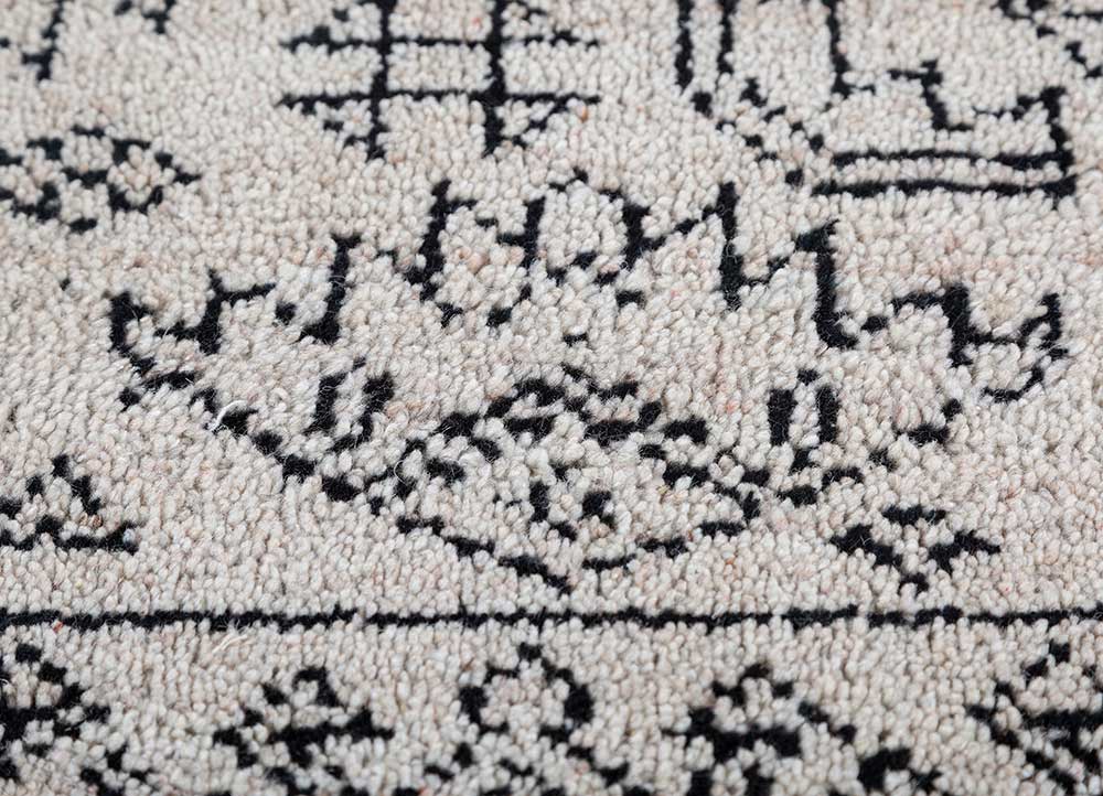 manifest ivory wool and viscose hand knotted Rug - CloseUp