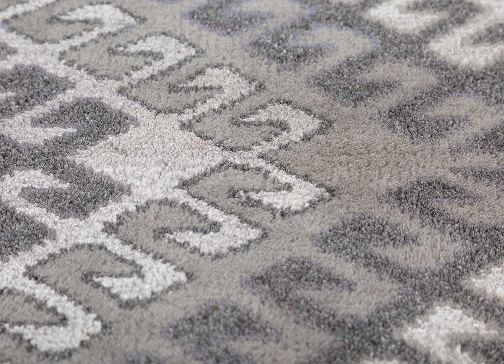savana grey and black wool and viscose hand knotted Rug - CloseUp