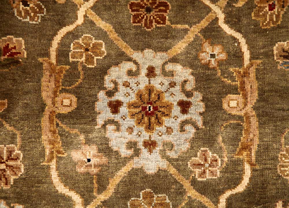 gulmarg green silk hand knotted Rug - CloseUp