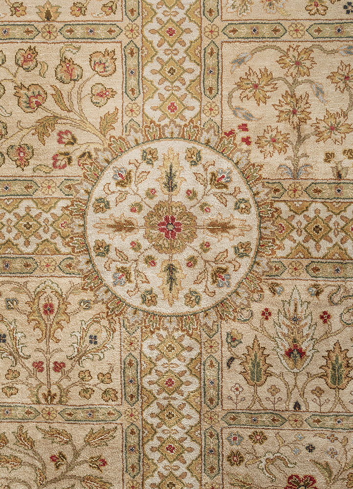 gulmarg ivory silk hand knotted Rug - CloseUp