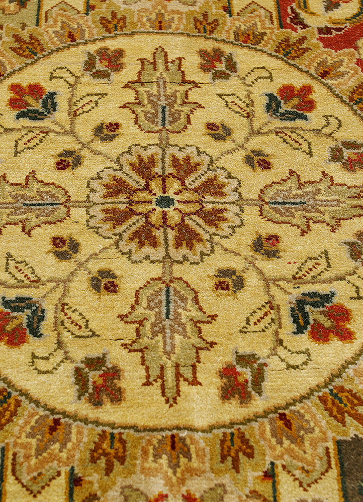 gulmarg red and orange silk hand knotted Rug - CloseUp