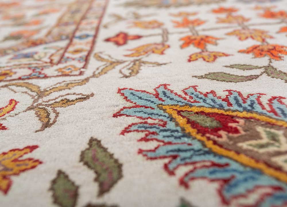 gulmarg ivory silk hand knotted Rug - CloseUp