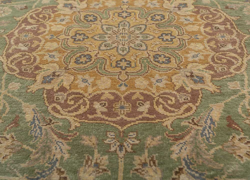 gulmarg green silk hand knotted Rug - CloseUp