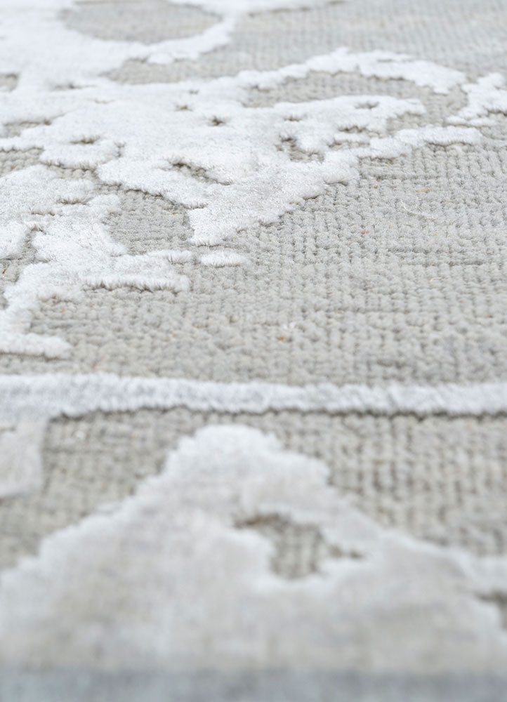 entropy grey and black wool and silk hand knotted Rug - CloseUp