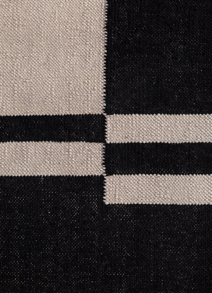 indusbar grey and black wool flat weaves Rug - CloseUp