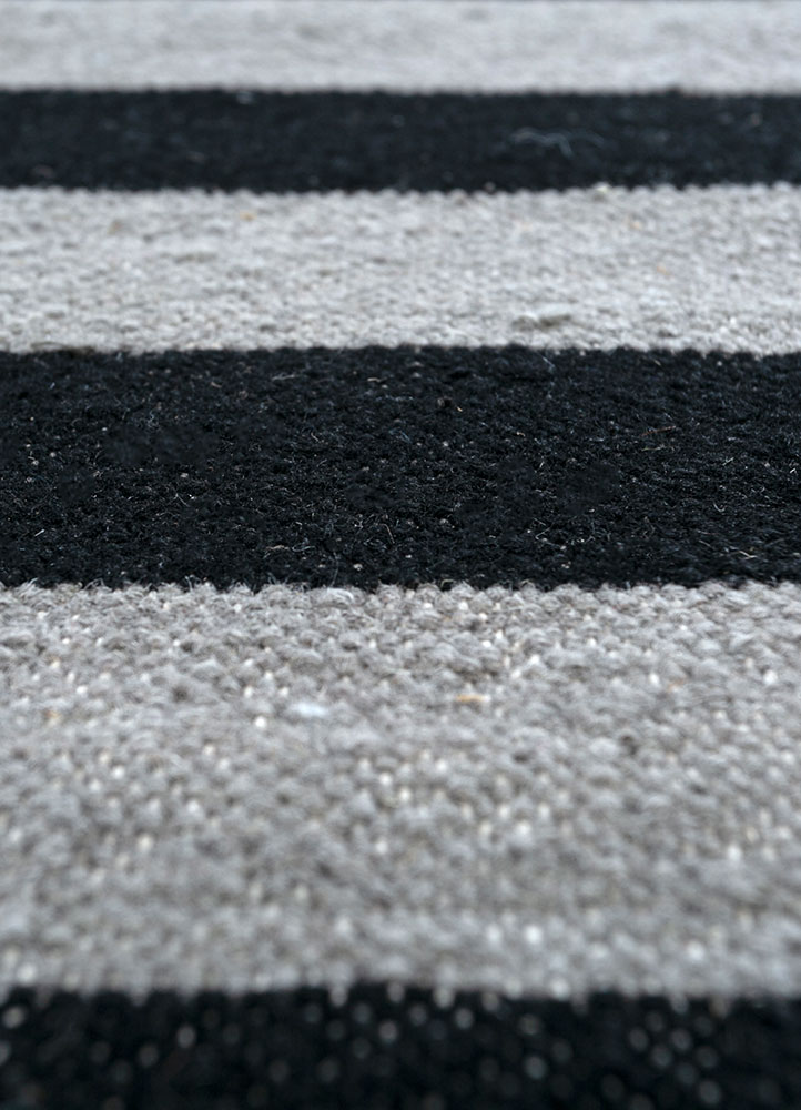 alhambra grey and black wool flat weaves Rug - CloseUp