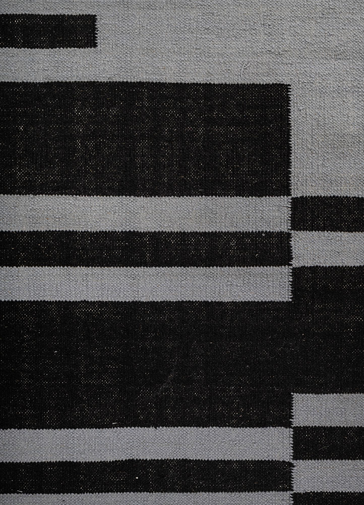 indusbar grey and black wool flat weaves Rug - CloseUp