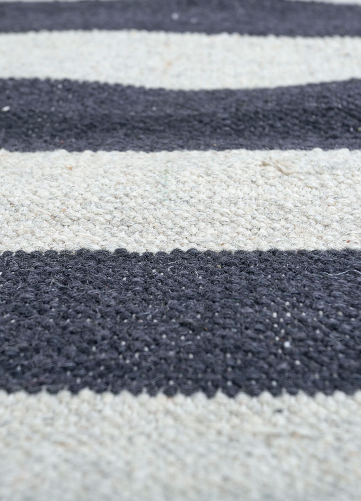 indusbar ivory wool flat weaves Rug - CloseUp