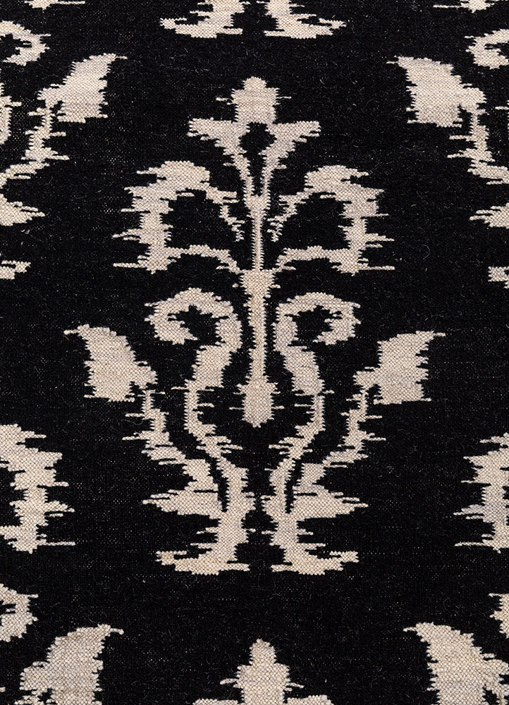 indusbar grey and black wool flat weaves Rug - CloseUp