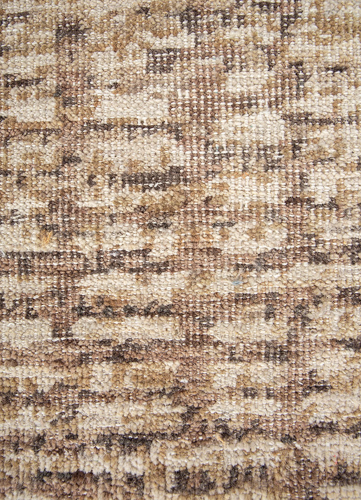 uvenuti gold wool hand knotted Rug - CloseUp