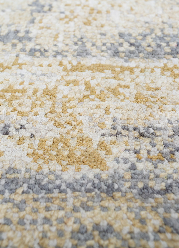 entropy ivory wool and silk hand knotted Rug - CloseUp