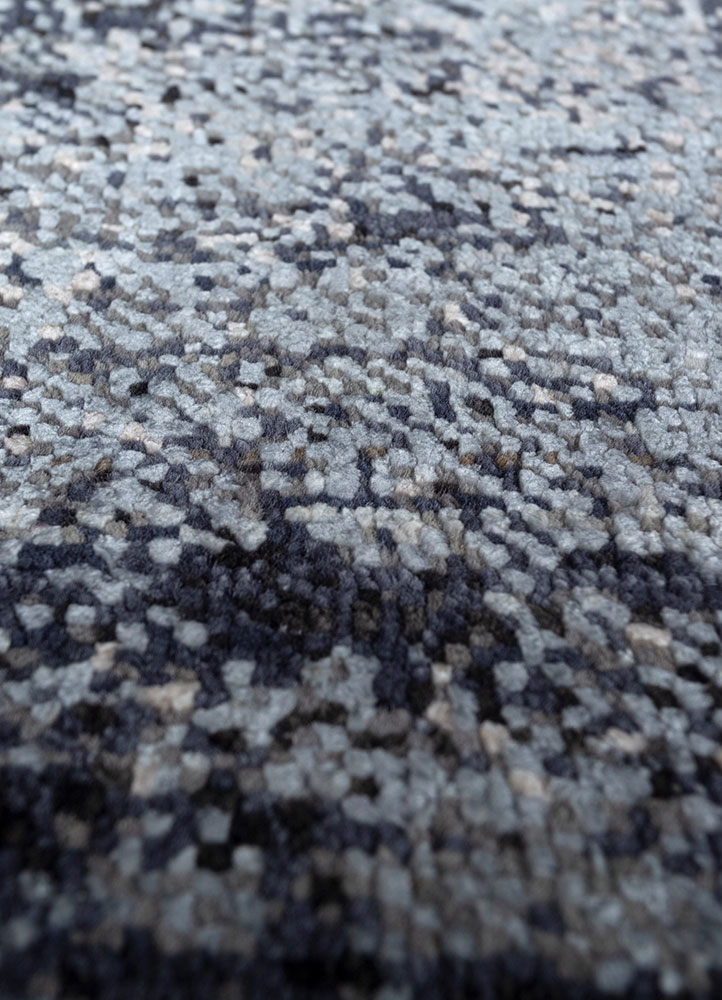 entropy ivory wool and silk hand knotted Rug - CloseUp