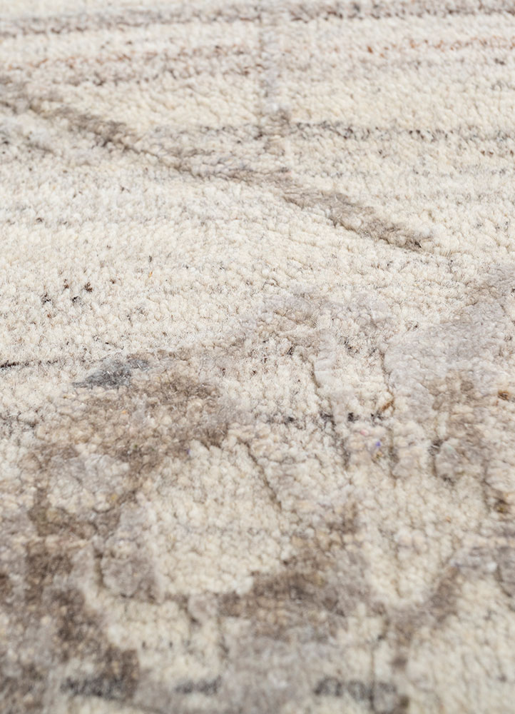 urban pause by kavi ivory wool and silk hand knotted Rug - CloseUp