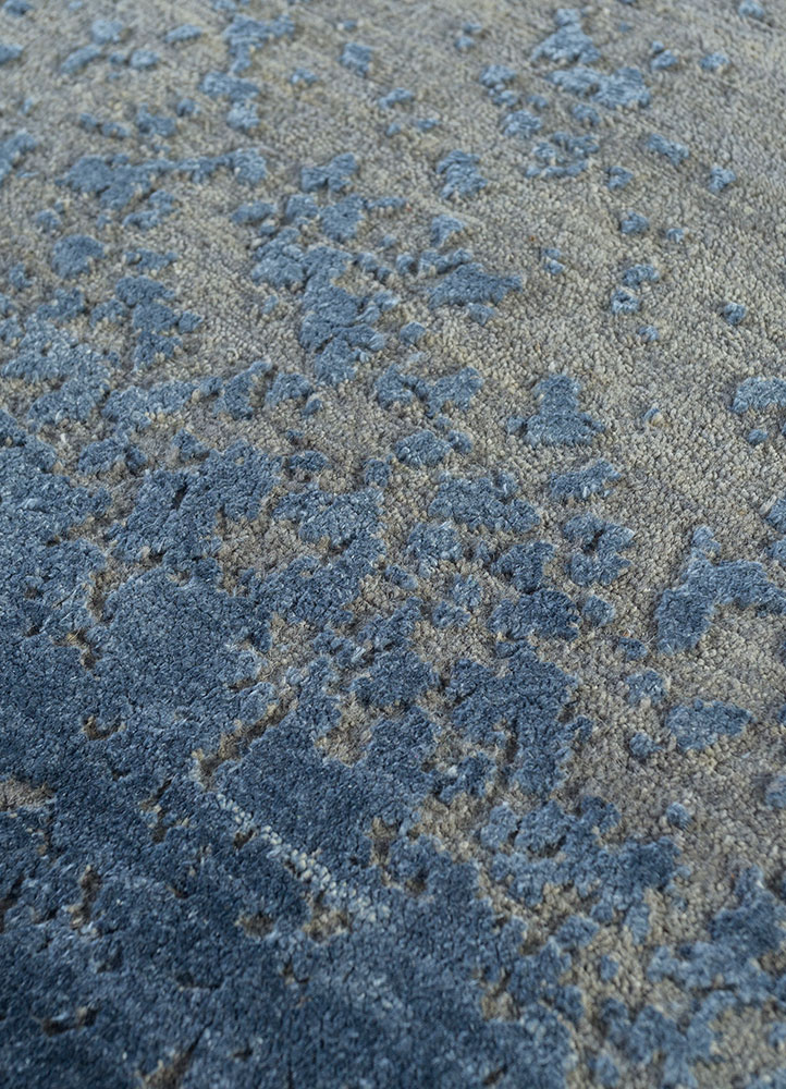 urban pause by kavi grey and black wool and silk hand knotted Rug - CloseUp