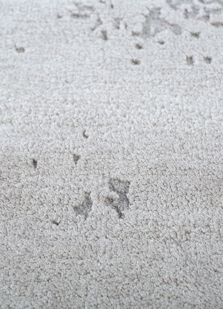 urban pause by kavi ivory wool and silk hand knotted Rug - CloseUp